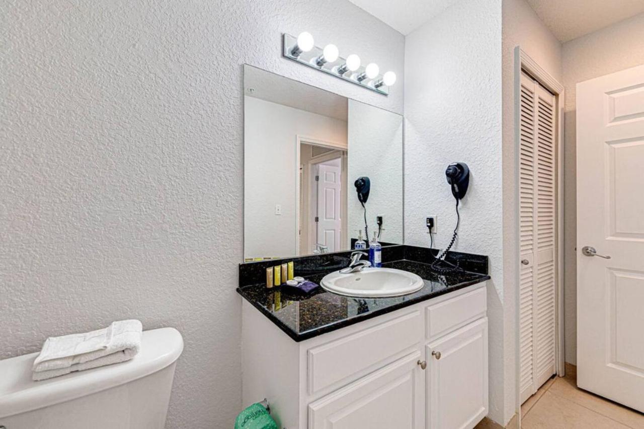 Apartment Exquisite 2bdr Near