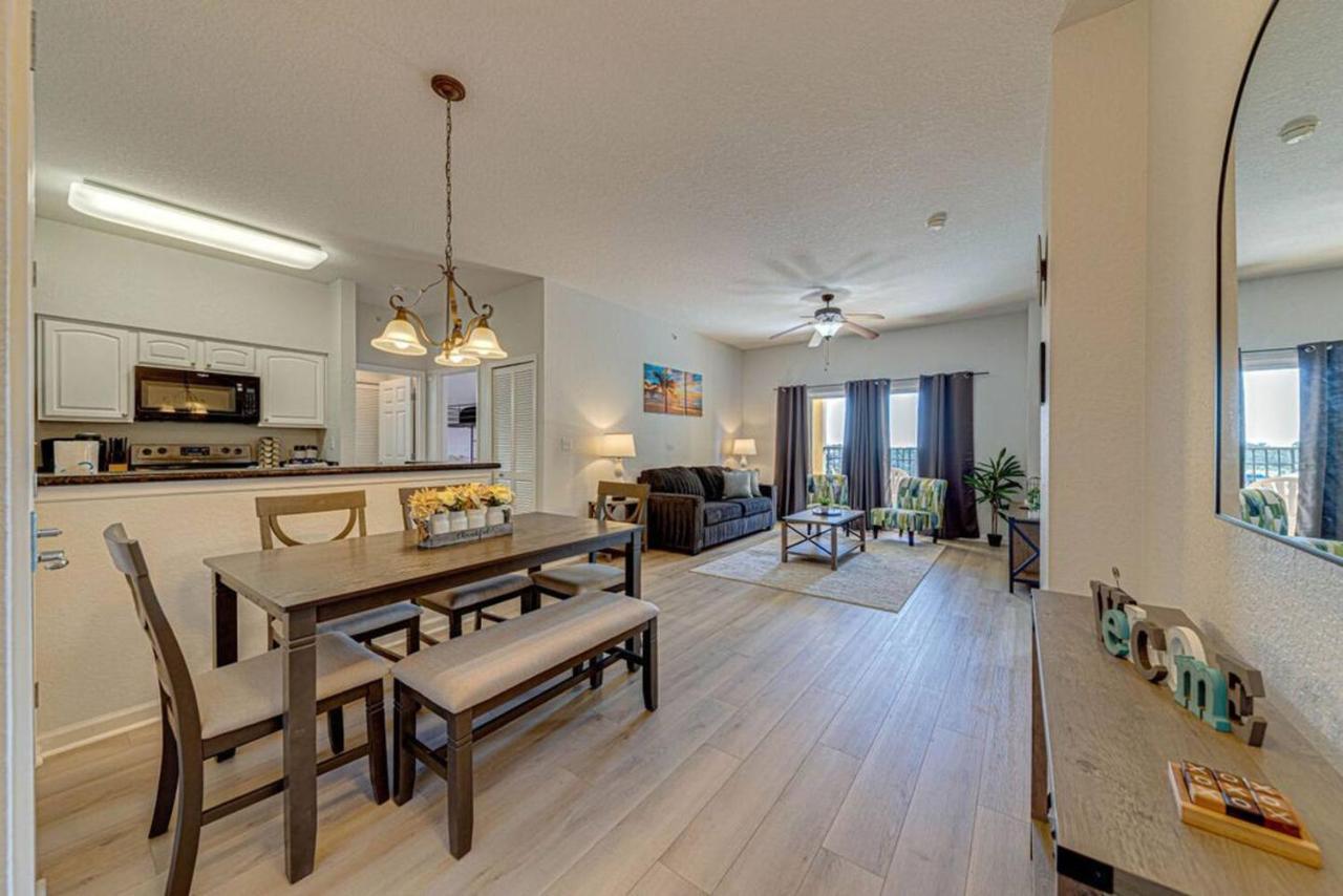 Exquisite 2bdr Near *